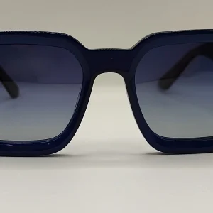 Zarah Carter 882206 C04
