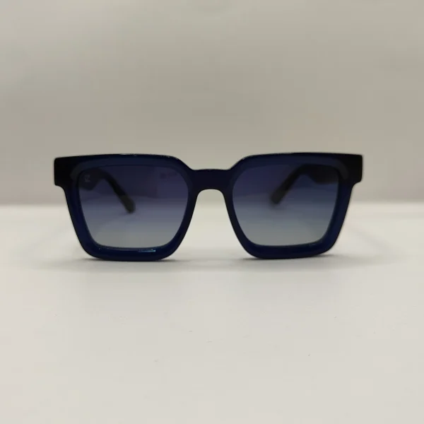 Zarah Carter 882206 C04
