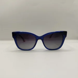 Zarah Carter 882251 C04