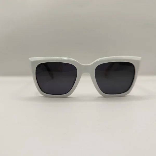 Zarah Carter 882270 C03