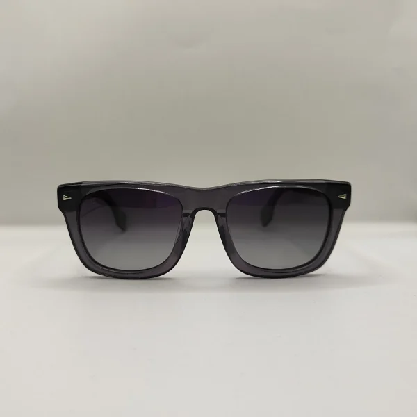 Zarah Carter 882265 C03